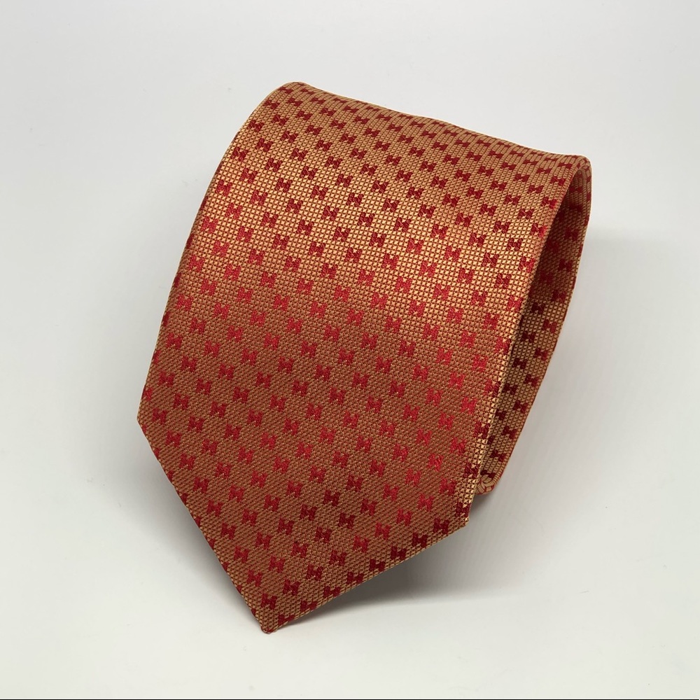 HERMÈS ORIGINAL NECK TIE. ONLY WORN TWICE.